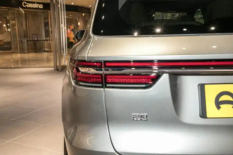 理想one壁纸_理想one_理想one外观图片_13/656张图片_理想one银色