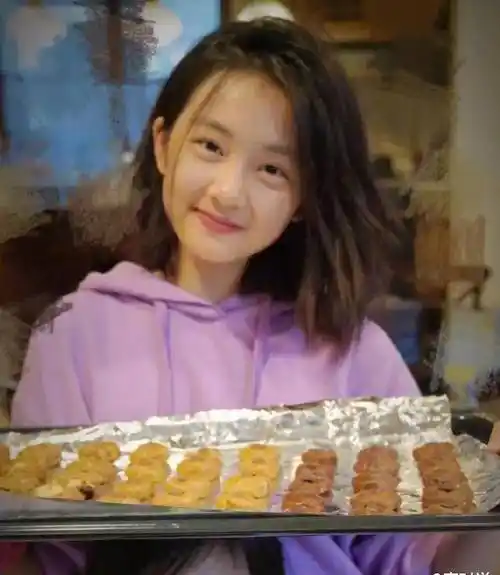 原创黄磊大女儿多多晒近照健身运动秀肌肉身材田亮女儿要怎么比