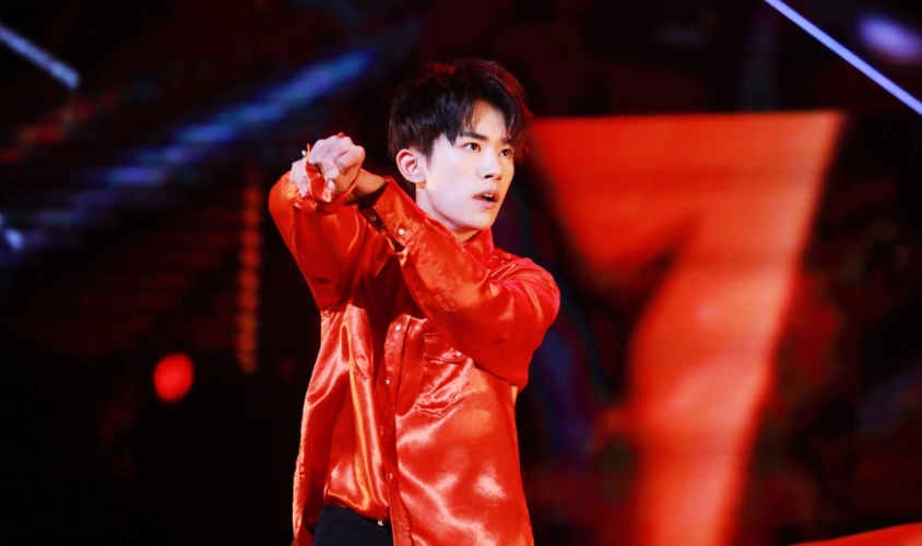 2021易烊千玺上海演唱会地点座位图行程表购票攻略