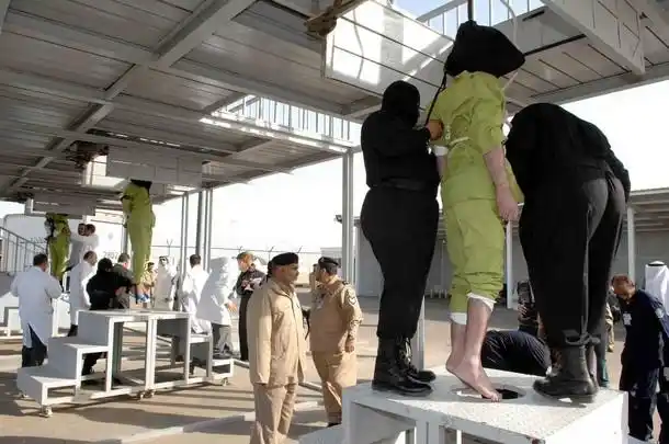 对于应当判处死刑的犯罪分子,如果不是必须立即执行的,可以判处死刑