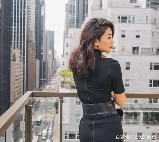 刘涛的背影图,曼妙身材尽显!