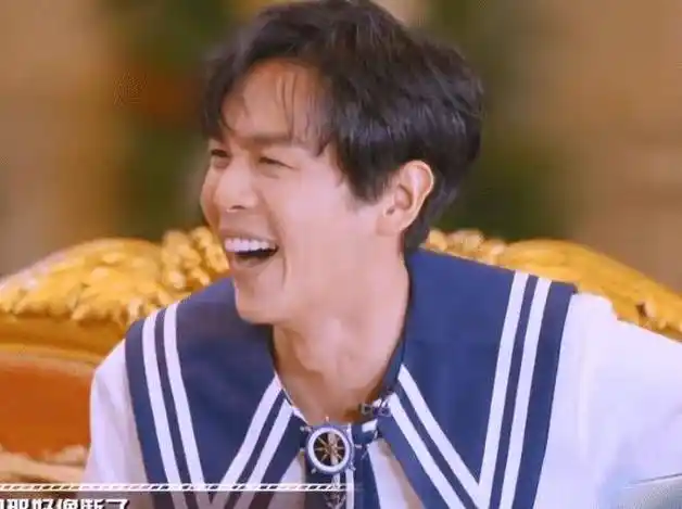 在《大侦探》中的侦查能力也是非常强的呀,并未刘昊然和张若昀这对cp