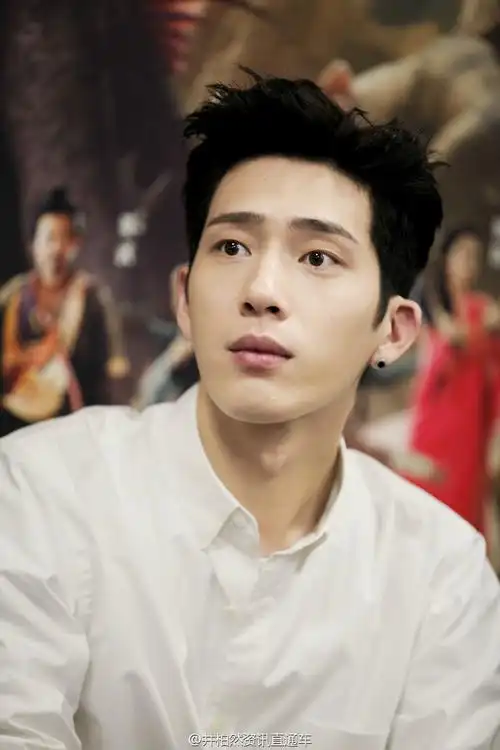 小井先生,井柏然