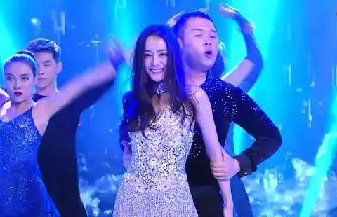 迪丽热巴和杜海涛热舞,画面太美,网友:海涛你是来搞笑的吗