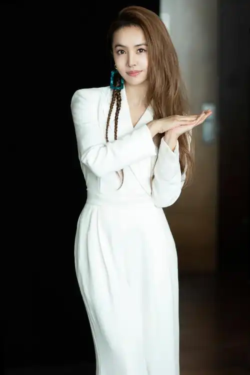 蔡依林优雅干练写真图片810