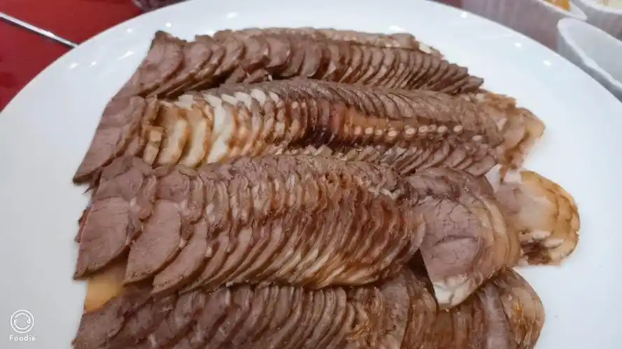 自助凉菜:(酱牛肉)