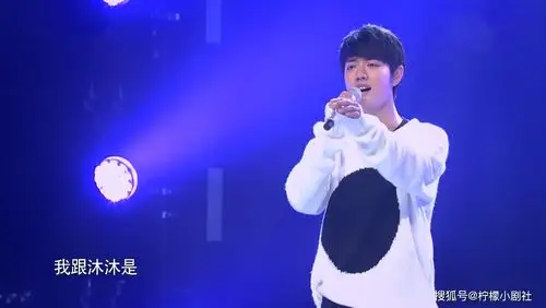 再看燃烧吧少年考古肖战很努力的少年每一期都在进步