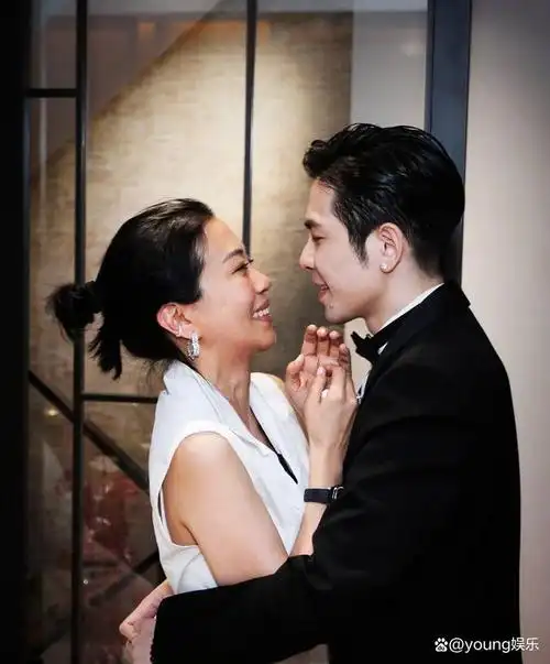 结婚6年的歌手被爆出轨评论区却都在讨论王源翘课出国约会事件