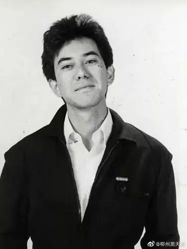 年轻时候的黄秋生先生