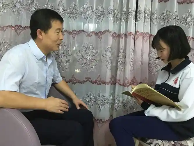 学最好的别人,做最好的自己——锡林浩特六中职业生涯人物访谈大赛