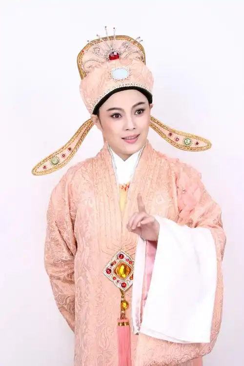 萧雅办专场纪念恩师尹桂芳,好友舒悦力挺出任导演兼主持人,这场演出别