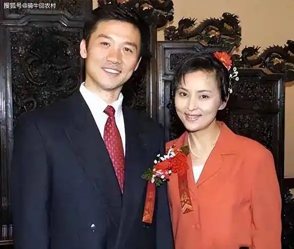 原创黄志忠大器晚成39岁靠人间正道是沧桑爆红如今再翻红