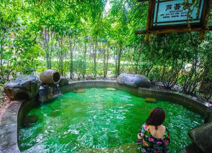 一家老小宁乡紫龙湾,飘雪温泉亲子玩水嗨翻天