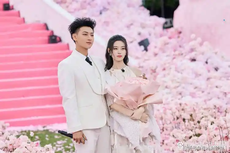 曾经的"娱乐圈社牛"黄子韬,婚后竟变得低调居家,推掉了大部分非工作