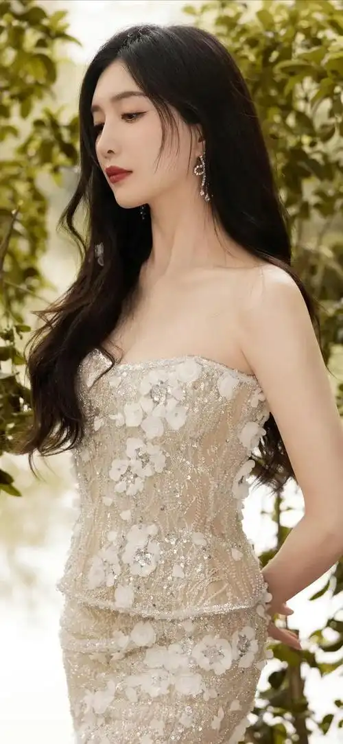 美女系列壁纸第241期-江疏影