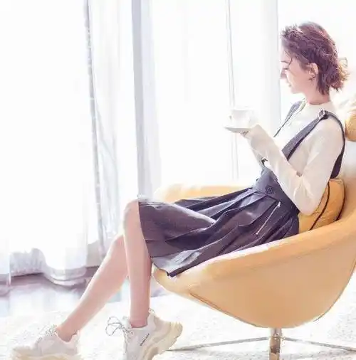 越来越潮的赵丽颖,却一直不敢做这件事_迪奥_挑战_风格