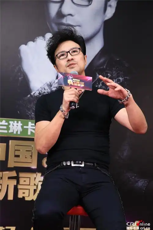 《中国新歌声》"对战"开录 汪峰"梦之队"打头阵