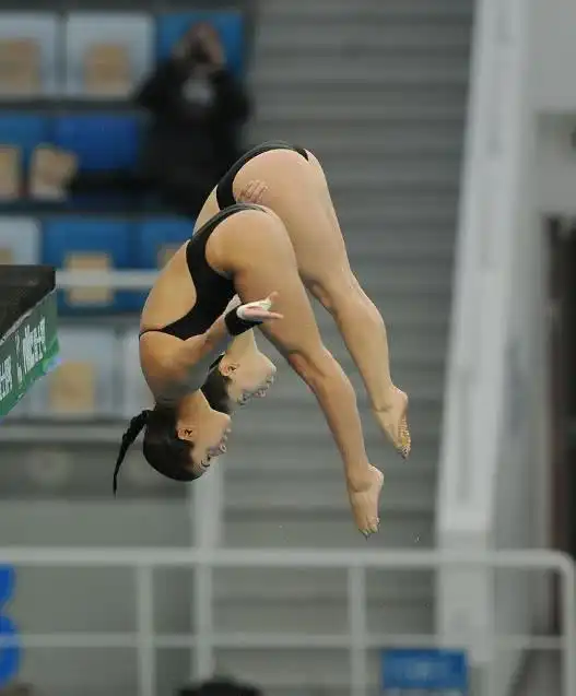 她是跳水界女神,14岁就夺得金牌,退役后成国际裁判!