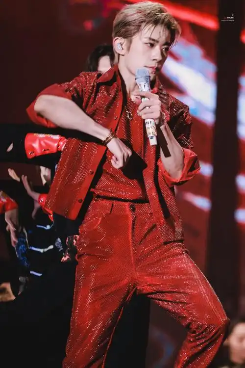 易烊千玺十稔终章皆成序##tfboys演唱会带动4.16亿旅游收入