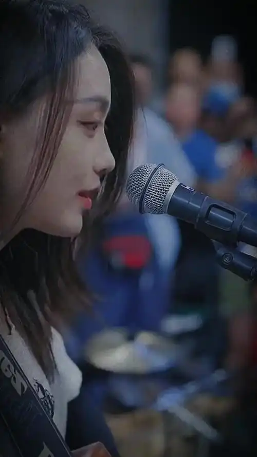 这笑容也太甜了简直萌化了老夫的少女心啊韩小九探清水河民谣音乐