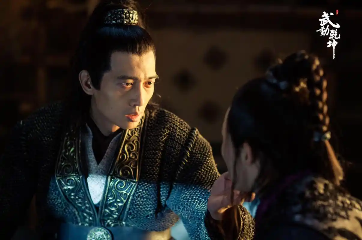 《破冰行动》王劲松公磊对手戏氛围紧张压抑,辉叔抓鱼戏码配的妙|破冰