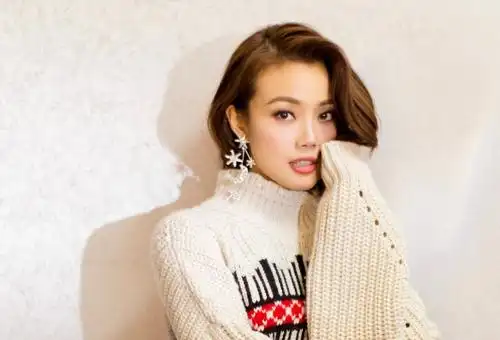 容祖儿很适合短发,会显得自己更有辨识度一些.