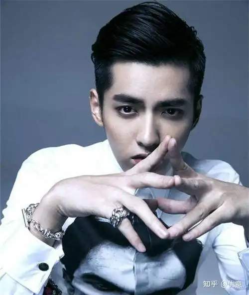 吴亦凡"铁窗泪",罗志祥顶流变"末流",他俩的妈"功不可没"