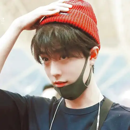 肖战头像/by奶糖泡芙