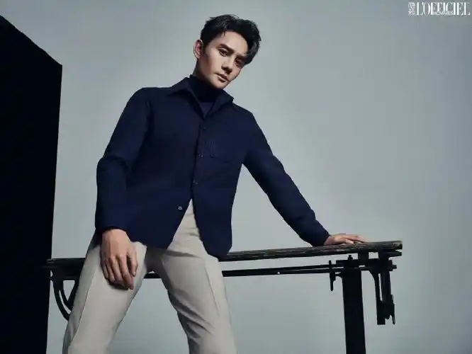 王凯时装男士三月刊封面