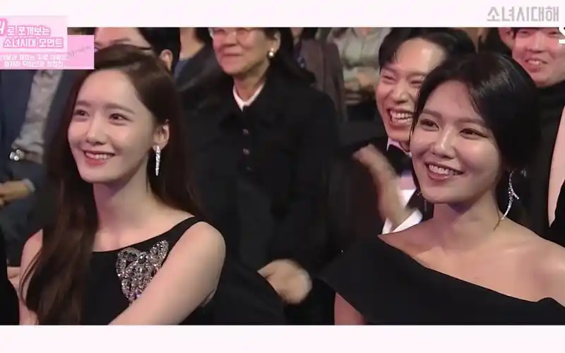 少女时代崔秀英&林允儿第40届韩国电影青龙奖颁奖典礼