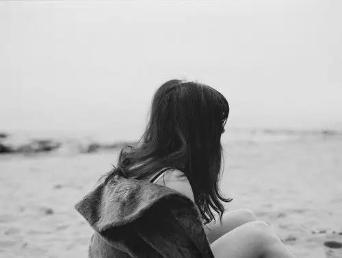 2016女生唯美意境图片 黑白忧伤背影,图片,非主流-qq个性网