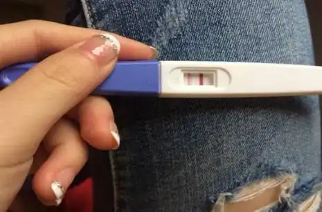 月经推迟半个月,现在有褐色的血,是说明怀孕了吗?_分泌物