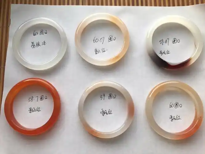 玛瑙/玉髓手镯出坑.