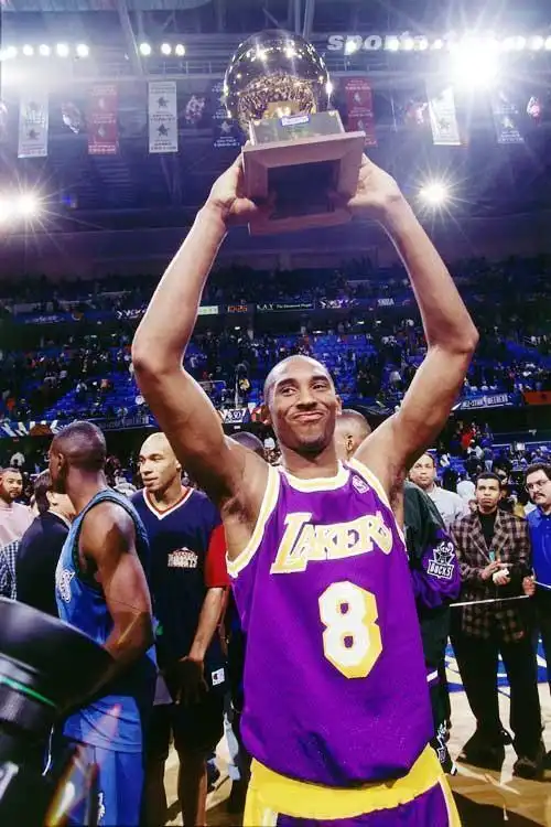 科比天赋真的不高弹跳不如卡特速度不如ai飘逸不如麦迪