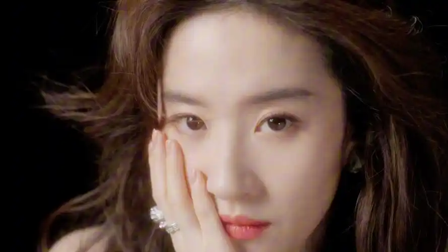 好贵的样子!我说钻戒 刘亦菲