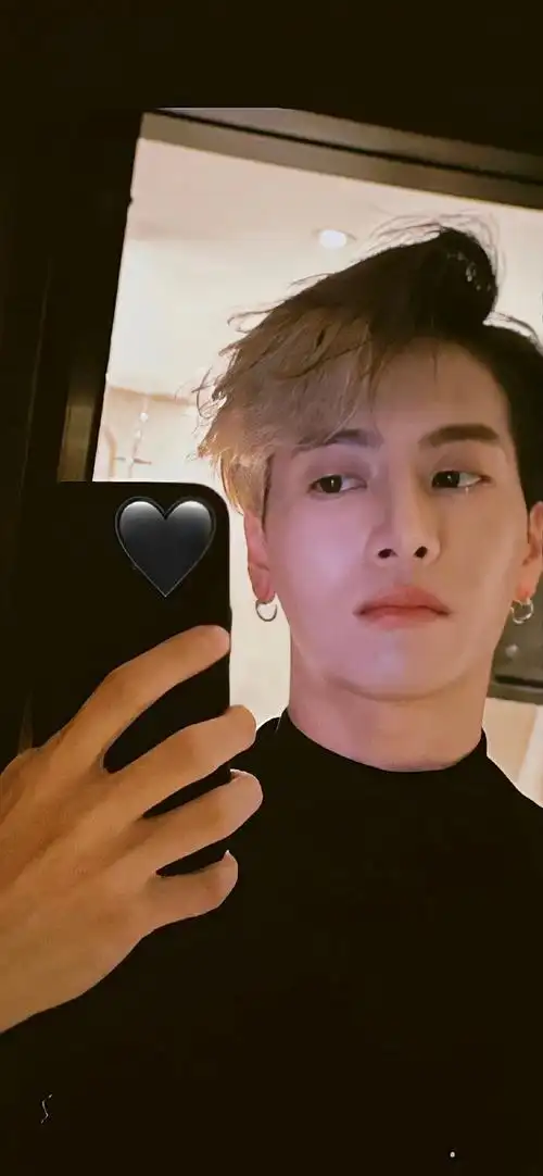 海归嘉宾:王嘉尔,徐明浩,程潇,宋雨琦,王霏霏,孟佳,刘逸云,赖冠霖