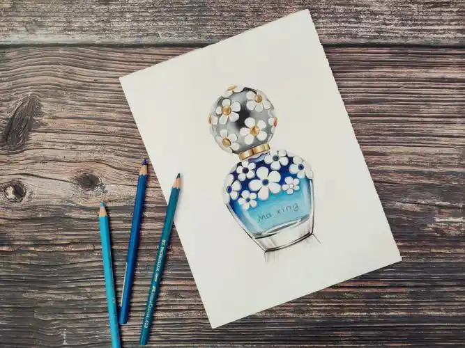 彩铅香水瓶