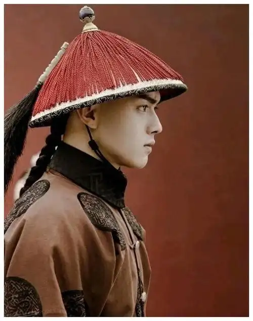 现代装还是古装许凯穿搭哪个更吸睛