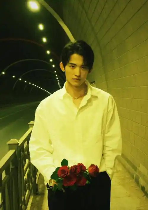 《一念关山》常华森:是学霸也是校草,因选秀出圈,26岁野心勃勃