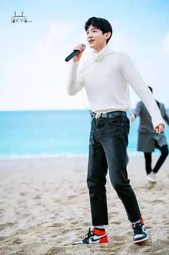 我的妈白敬亭这个黑脚趾我也想买