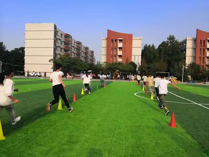 体育强健身体 运动坚韧心灵