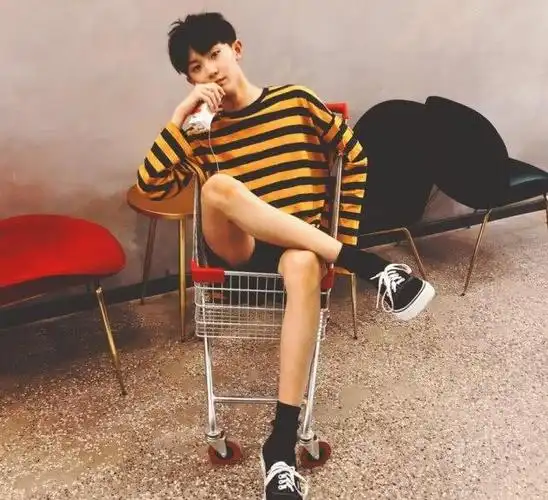 他是高中生爱豆,马嘉祺尽显国风少年感,让人不得不爱__财经头条