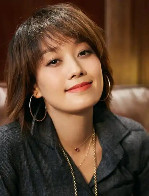 19年后,再看管虎现任妻子梁静的现状,才明白马伊琍的"