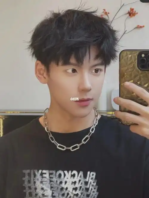 男生发型  #临沂烫发临沂染发临沂发型设计  #临沂男士发型  #烈适