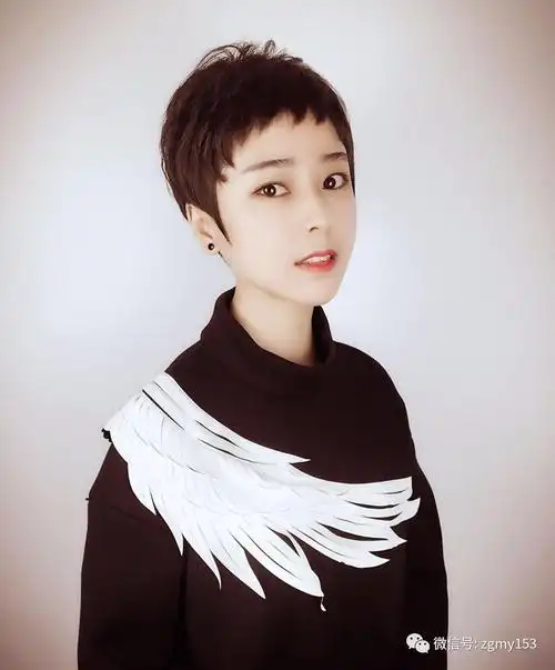 剪这样女生短发又美又显气质