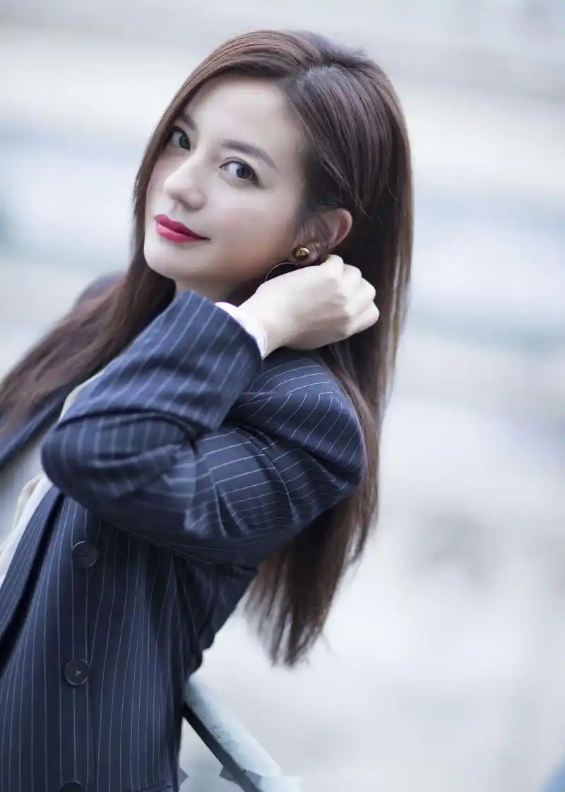 赵薇巴黎时装周  赵薇现身stella-mccartney 2018春夏大秀,今天依然是