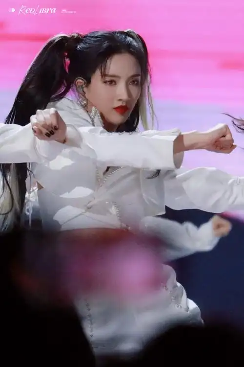 硬糖少女全员双马尾造型##刘些宁硬糖少女303门面主舞