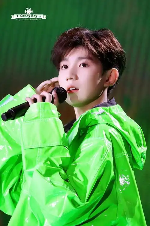 王源的流量和音乐专业素养再获肯定连粤语都找两个老师请教学习