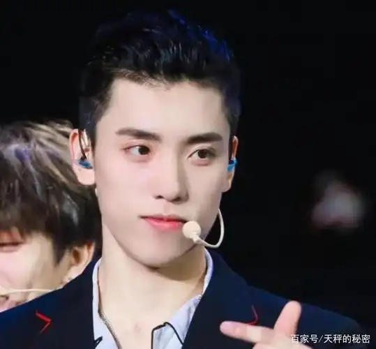 《偶像练习生》王子异成功出圈,帅气长相太惊艳!