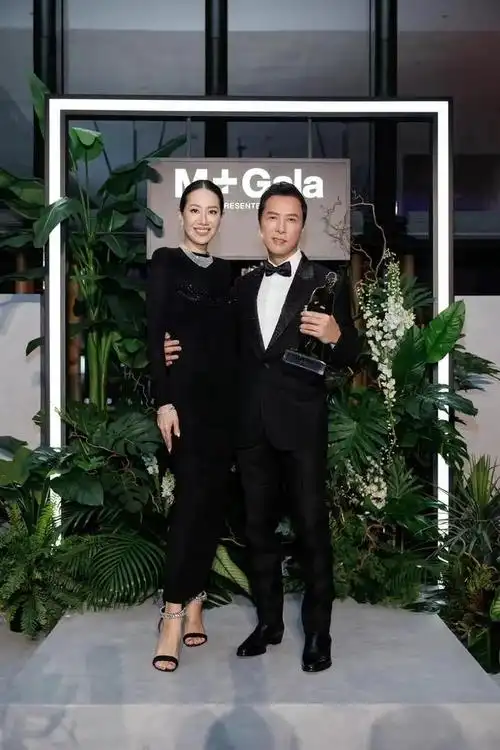 甄子丹18岁女儿晒照,穿着火辣身材凹凸有致,身高超1米8美腿抢镜